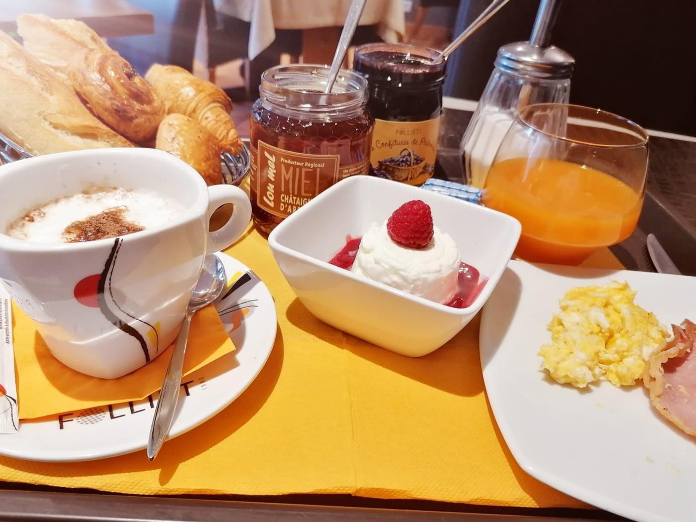 Logis Le Printemps Hotel Restaurant - 蒙特利马尔 外观 照片