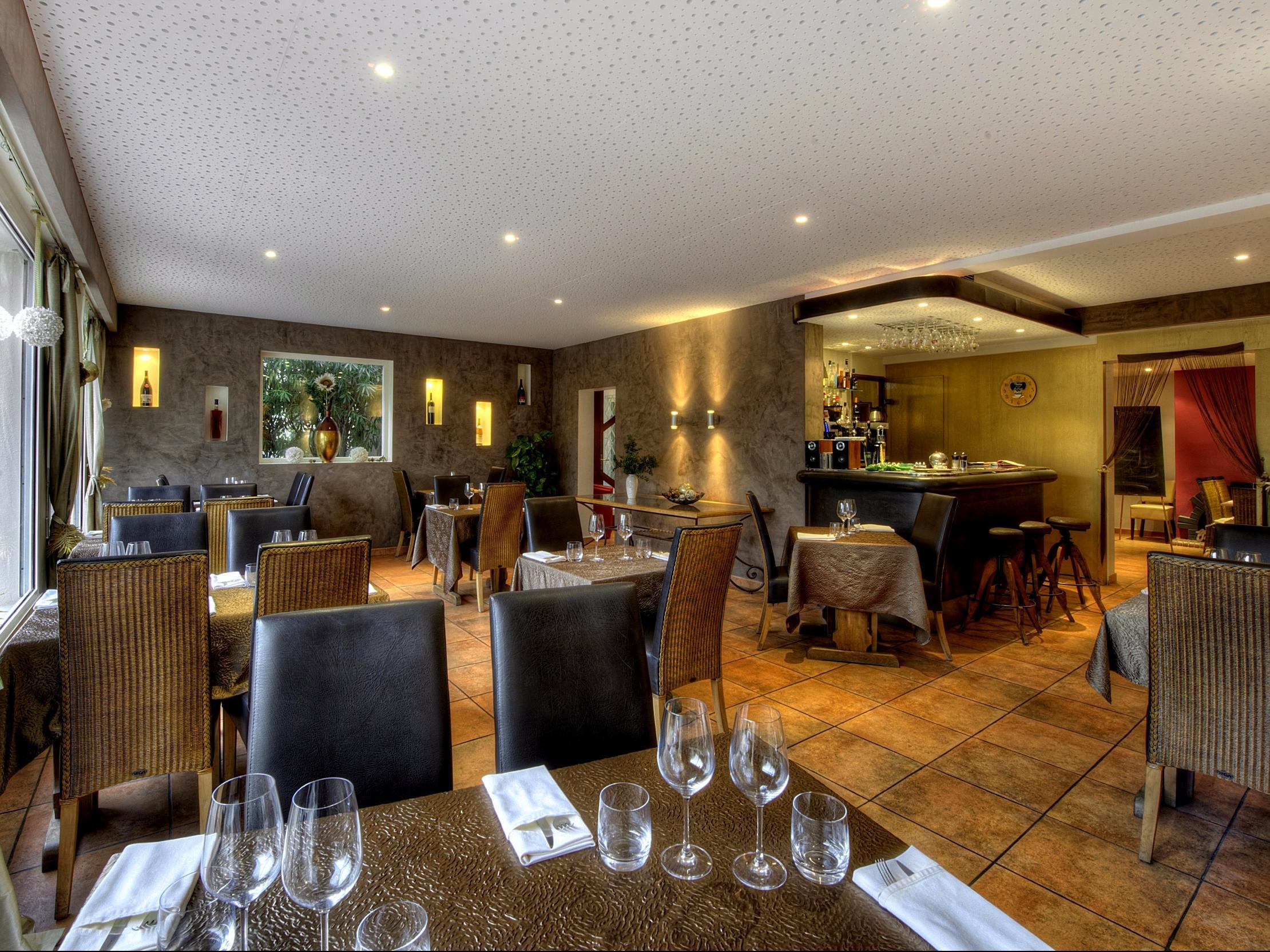 Logis Le Printemps Hotel Restaurant - 蒙特利马尔 外观 照片