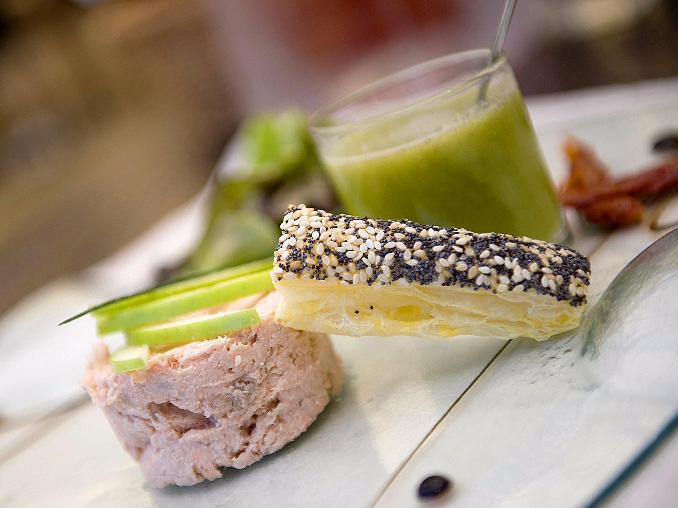 Logis Le Printemps Hotel Restaurant - 蒙特利马尔 外观 照片