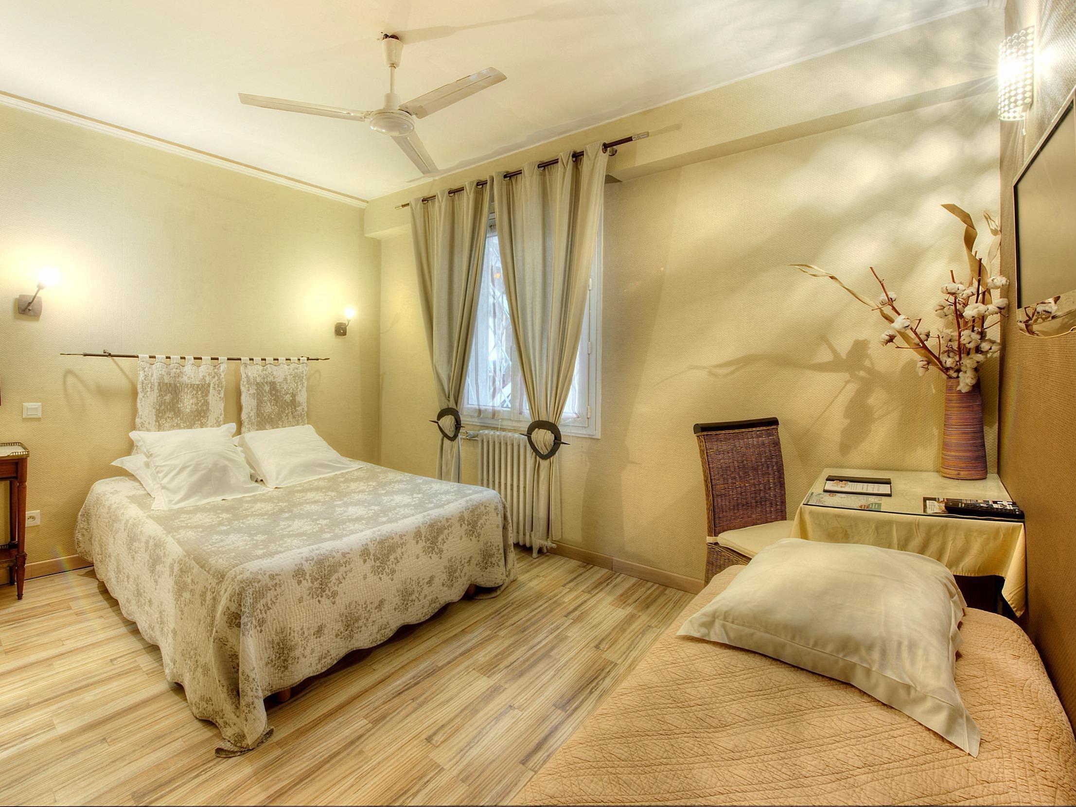Logis Le Printemps Hotel Restaurant - 蒙特利马尔 外观 照片