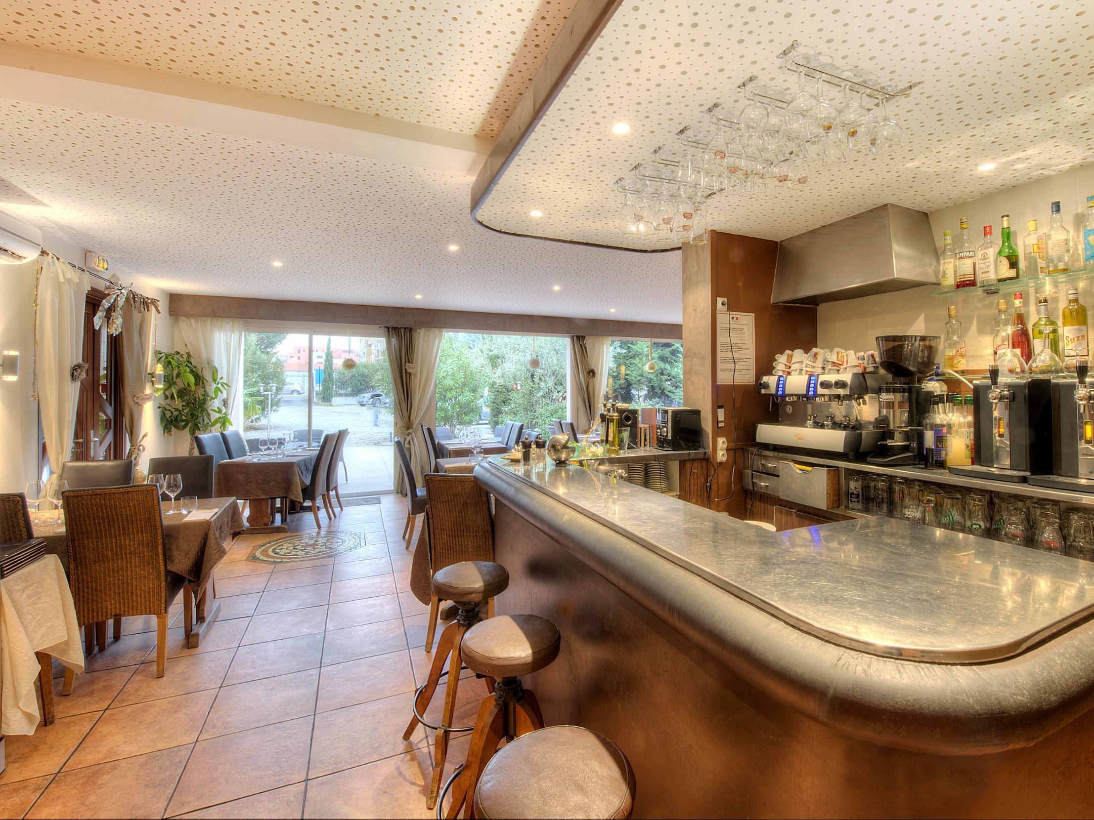 Logis Le Printemps Hotel Restaurant - 蒙特利马尔 外观 照片